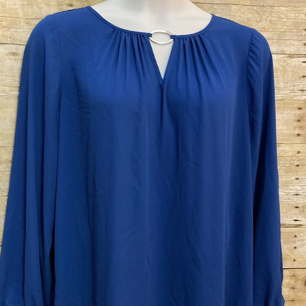 Avenue Size 18 20 Popover Blouse Blue Semi Sheer Keyhole Neck Silver Oval Accent - Picture 6 of 9